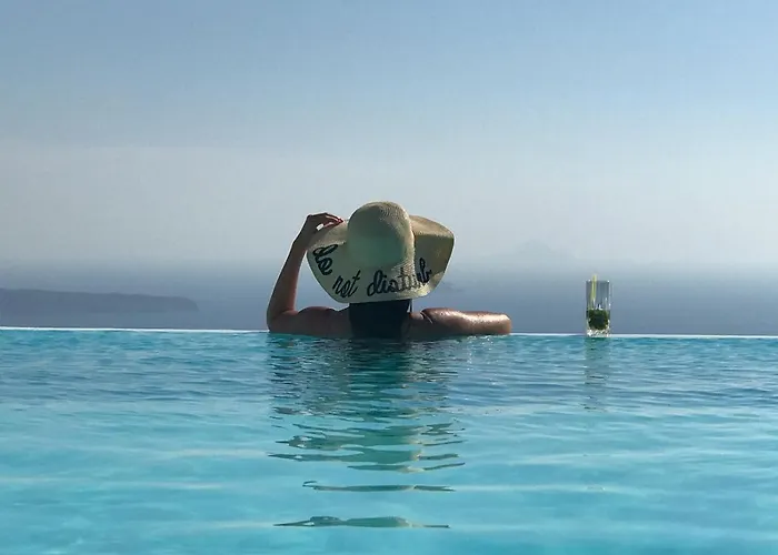 Csky Santorini 3* إيميروفيغلي